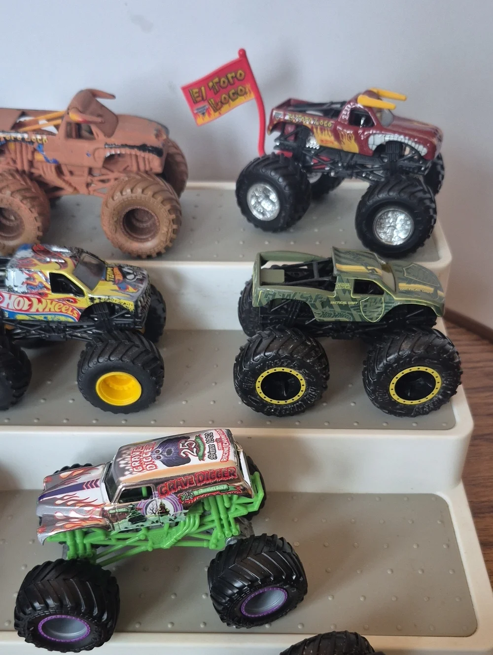 Preowned Assorted Monster Trucks  - Multicolor Lot Of 10 Diecast Nice Condition